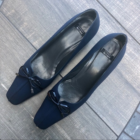 Stuart Weitzman Kitten Heel with Bow - Picture 2 of 10
